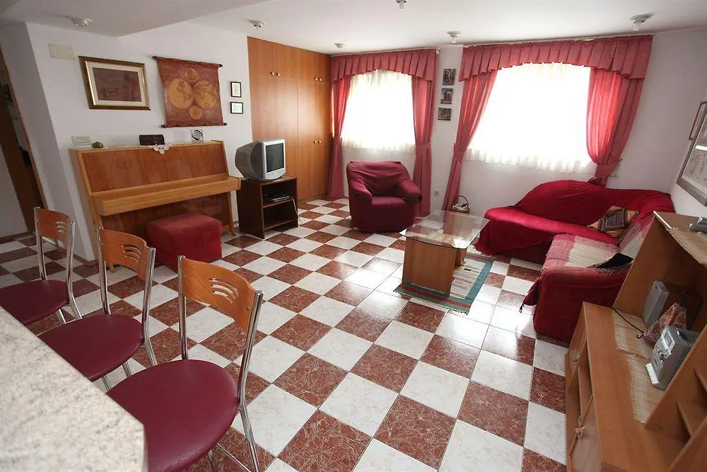 Split Apartments Peric