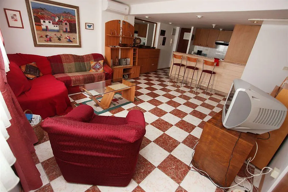 Split Apartments Peric