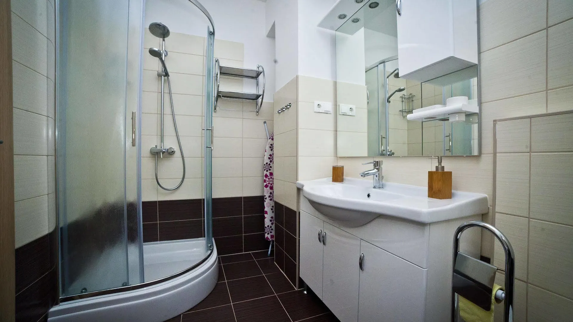 Split Apartments Peric