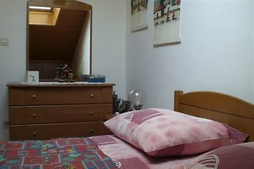 Split Apartments Peric 0*,